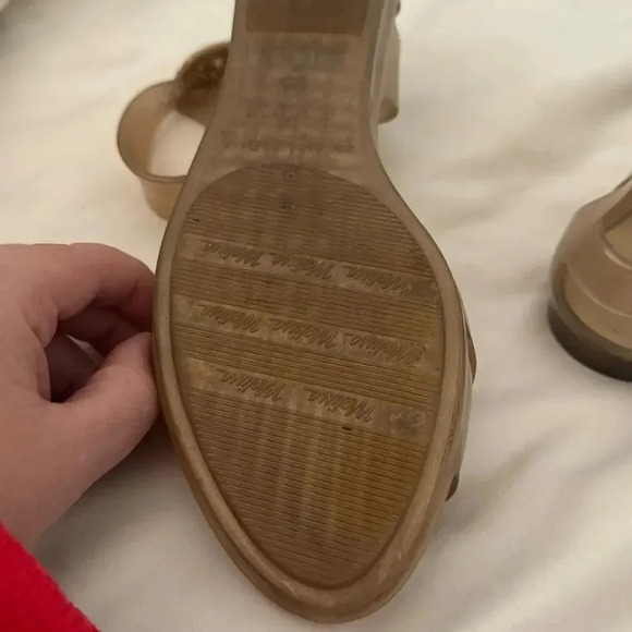 *Final Price* Melissa Tan Cream Nude Flat Adjustable Sandals Size 5 GUC - Picture 5 of 5